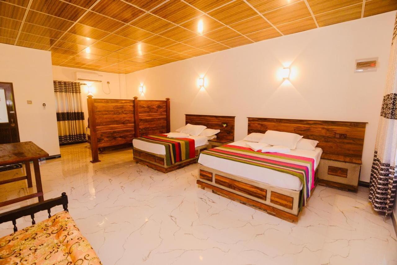 Rathnapriya Oasis Hotel Ampara Exterior photo